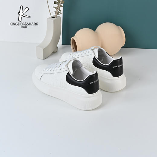 2024年经典鲨夏季新款时尚拼色系带平底男士休闲鞋KW250-D14051 商品图1