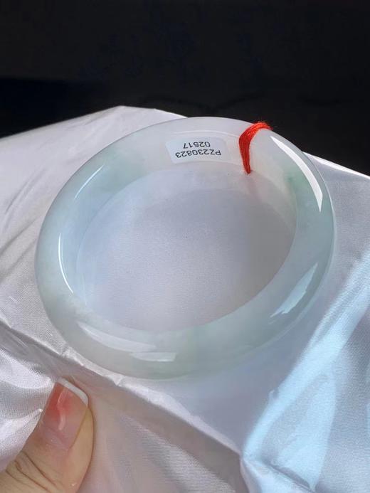 【云意轩珠宝上新】圈口：55.2，冰糯种带底色翡翠福镯，编号：302517，附鉴定证书 商品图0