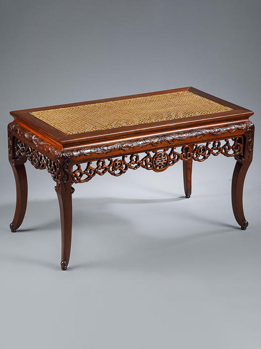 【已售】独角鹿西洋古董20世纪初中国出品镂雕装饰胡桃木束腰三弯腿藤编凳面长方凳 商品图2