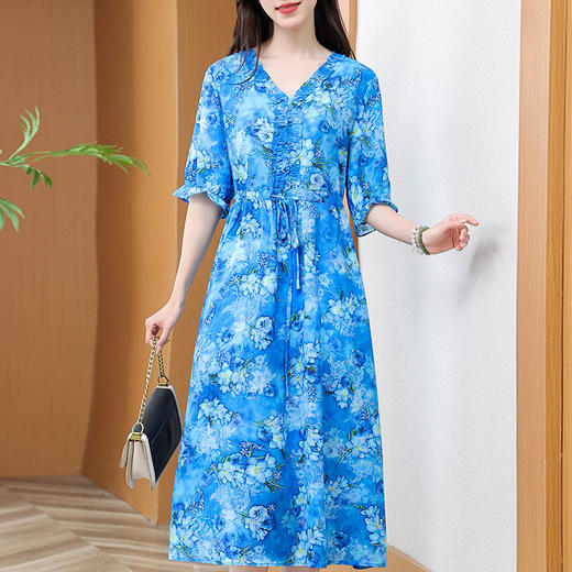 FW 2402妈妈中袖碎花连衣裙洋气减龄时尚显瘦遮肚裙 商品图3