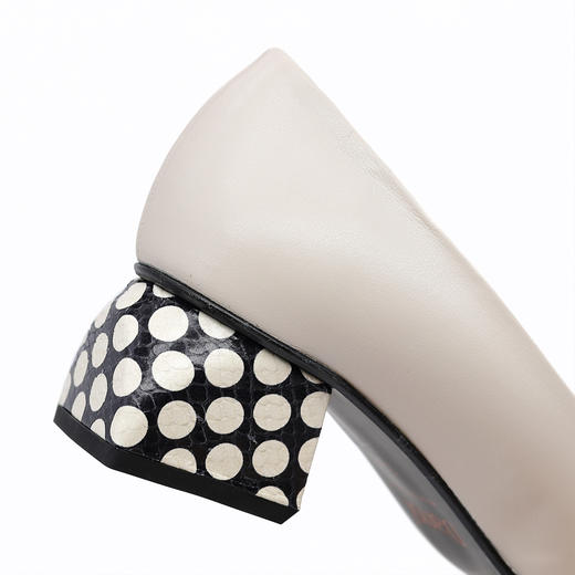 #限时特价#西班牙原产优雅舒适女款时装鞋黑色/白色5943 商品图9