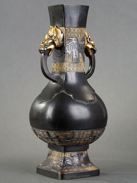 独角鹿西洋古董19世纪末法国出品东方风格精雕双龙首耳铜瓶摆件