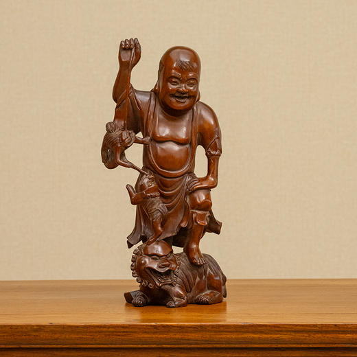 清 黄杨木雕戏狮罗汉 商品图0