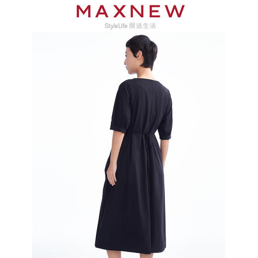 【裙装】女装轻薄灵压高腰线V领收腰连衣裙 1N2225310 商品图2