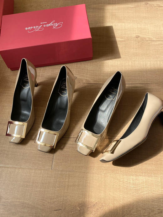 原单RV经典方扣高跟鞋 商品图4