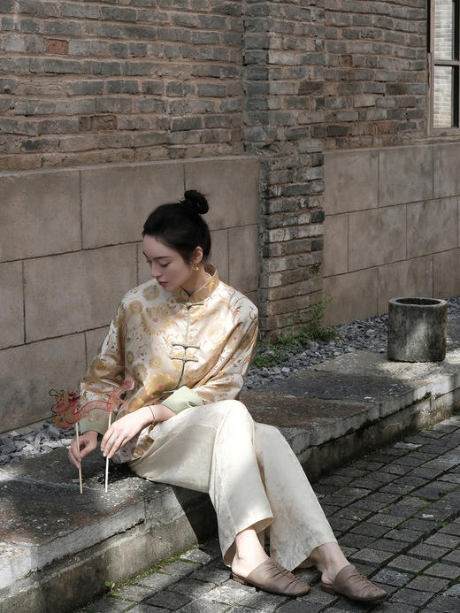 盛唐婧 |真丝宋锦折枝团花纹外套 商品图7