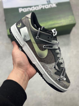 夏日特惠💰470 Nike Dunk Low 绑带定制 灰棕绿
此款设计灵感来源于轻定制