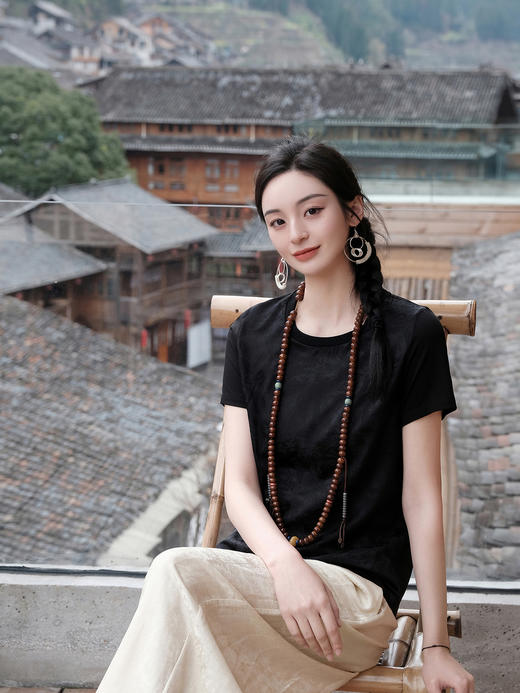 盛唐婧 |桑蚕丝提花宽松百搭T恤-黑色 商品图2