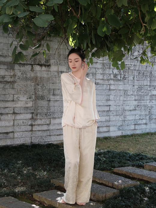 盛唐婧 |米杏色国风提花上衣[特价品] 商品图8