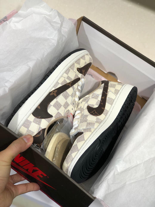 夏日特惠💰470 公司级 # 驴牌 LV x Air Jordan AJ1 Low OG SP 联名倒勾低帮 商品图7