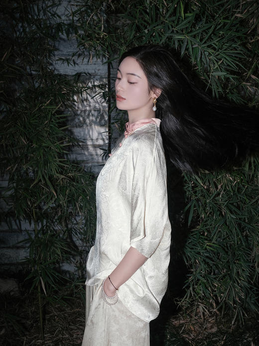 盛唐婧 |米杏色新中式国风提花上衣 商品图6