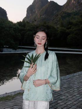 FAB淡翠绿国风提花上衣