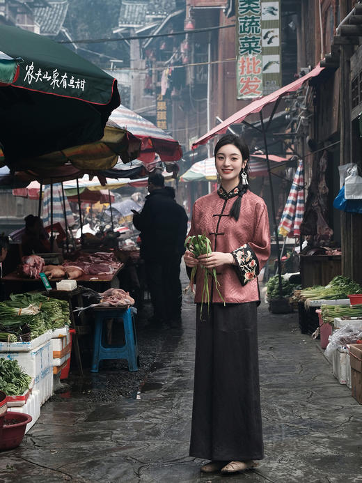 盛唐婧 |高货/重缎香云纱祥云手绣外套[特价品] 商品图2