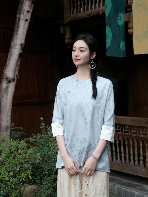 盛唐婧 |繁花丝麻提花中袖上衣 商品图5