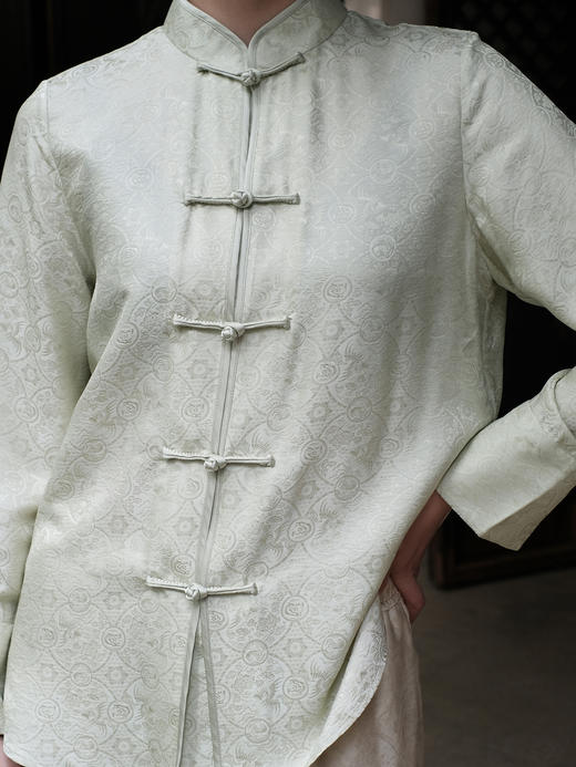 盛唐婧 |真丝花罗百搭对襟衬衫-白绿色 商品图1