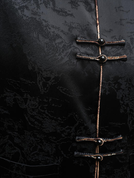 盛唐婧 |重磅香云纱山水仙鹤纹金线提花外套 商品图1