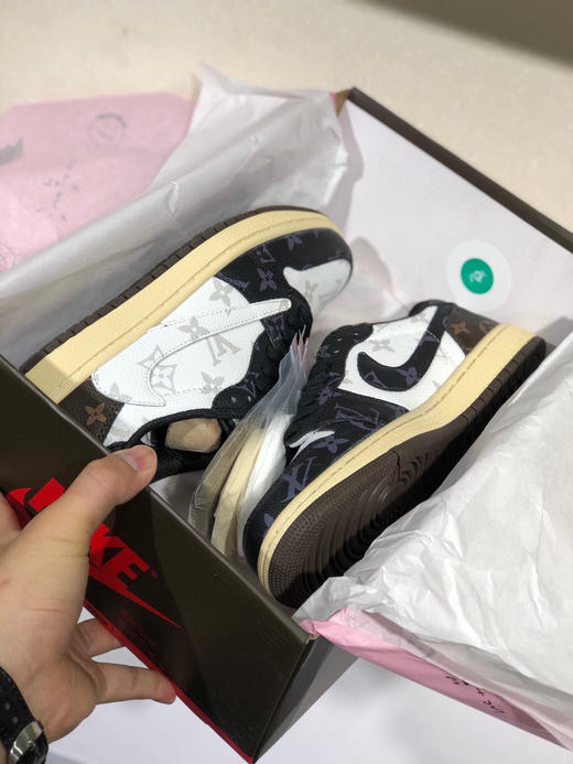 夏日特惠💰470 公司级 # 驴牌 LV x Air Jordan AJ1 Low OG SP 联名倒勾低帮 商品图7