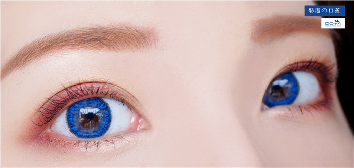 DOYA 恶魔之目蓝色美瞳佩戴图