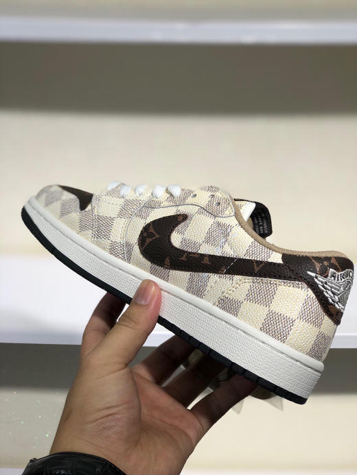 夏日特惠💰470 公司级 # 驴牌 LV x Air Jordan AJ1 Low OG SP 联名倒勾低帮 商品图2