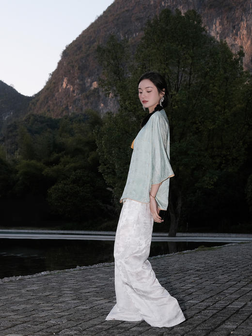 盛唐婧 |淡翠绿国风提花上衣[特价品] 商品图4