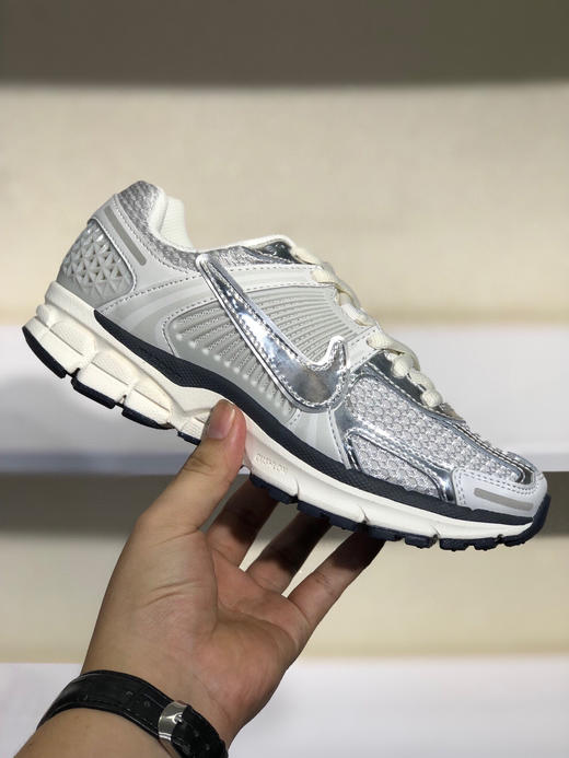 夏日特惠💰360 Nike Air Zoom Vomero 5 气垫 复古跑鞋 商品图0