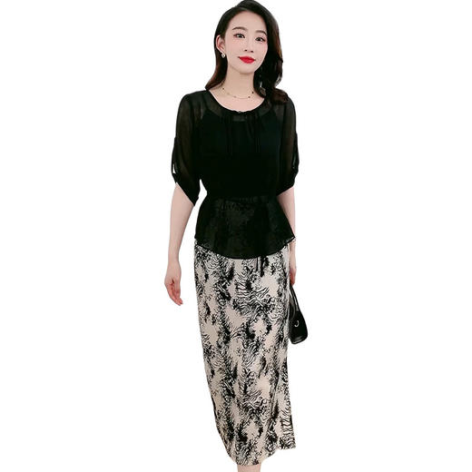 QYMXQD-70A2451-L24年夏款长款假两件时尚拼接连衣裙五分袖收腰显瘦通勤洋气A字裙 商品图4