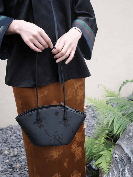 盛唐婧 |真丝香云纱梅兰竹菊腋下包（特价品）(特殊商品不退不换) 商品图3