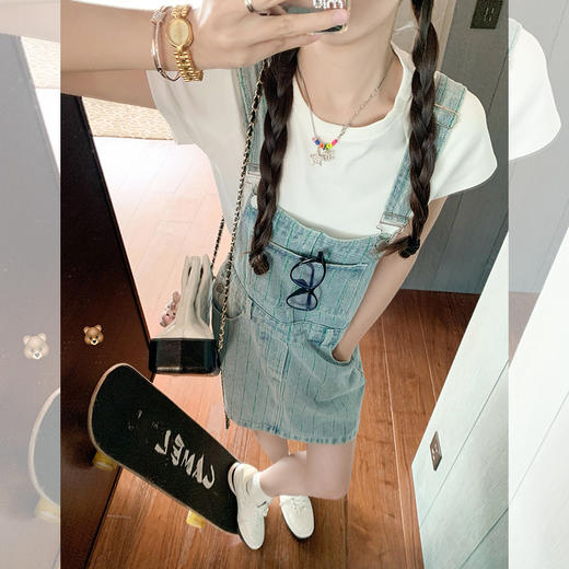 <曾小咸推荐> 【遛弯酷妹】白色短袖+背带裙 商品图1