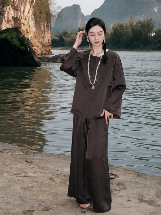 盛唐婧 |真丝重缎龟裂纹上衣 商品图1