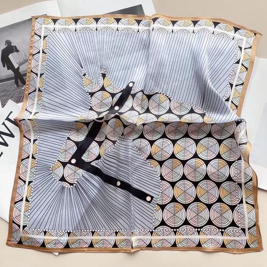 XL马车印花真丝丝巾女四季可用职业小领巾复古民族桑蚕丝小方巾女 商品图0