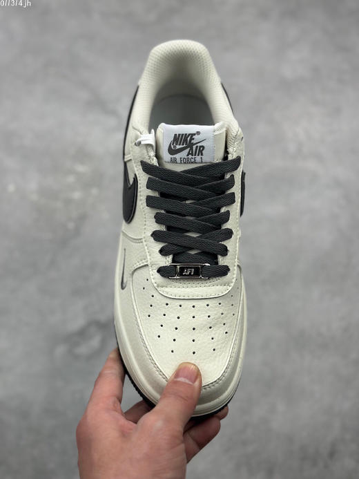 夏日特惠💰430 海外限量发售 公司级 Nike Air Force 1 Low “Hoops” 米深灰小勾空军一号低帮休闲板鞋 商品图1