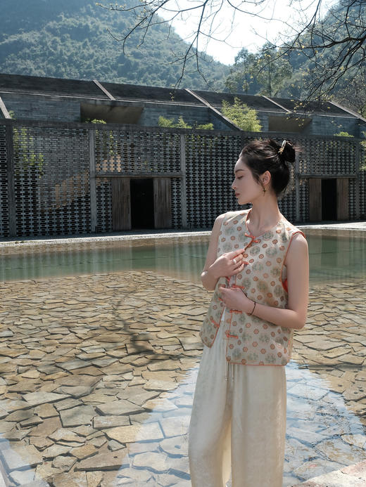 盛唐婧 |真丝宋锦钱币纹对襟马甲 商品图4