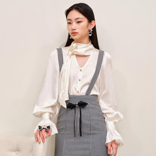 极简通勤风提花镂空设计感缎面衬衫秋季复古宫廷风衬衣女MS88TP520A10 商品图1