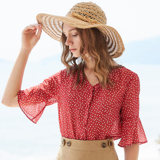 欧芮儿夏2019新款波点V领衬衫女宽松喇叭袖小衫很仙上衣设计感 商品图1