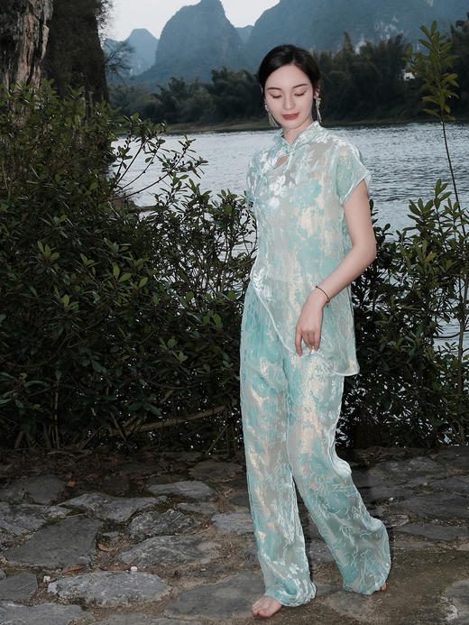 盛唐婧 |蒂芙尼蓝国风丝绒直筒裤 商品图6