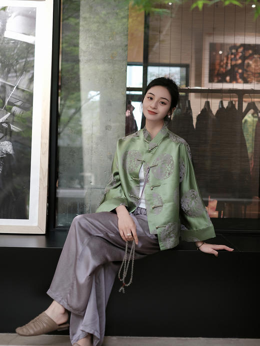 盛唐婧 |真丝库缎龙纹外套-绿色 商品图3