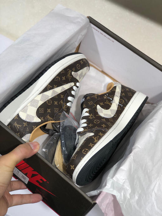 夏日特惠💰470 公司级 # 驴牌 LV x Air Jordan AJ1 Low OG SP 联名倒勾低帮 商品图7