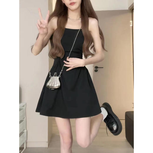 【法式赫本风，可盐可甜！】2024夏季新款清新甜美性感高腰弹力，显瘦气质褶皱设计感吊带连衣裙-lm！ 商品图5