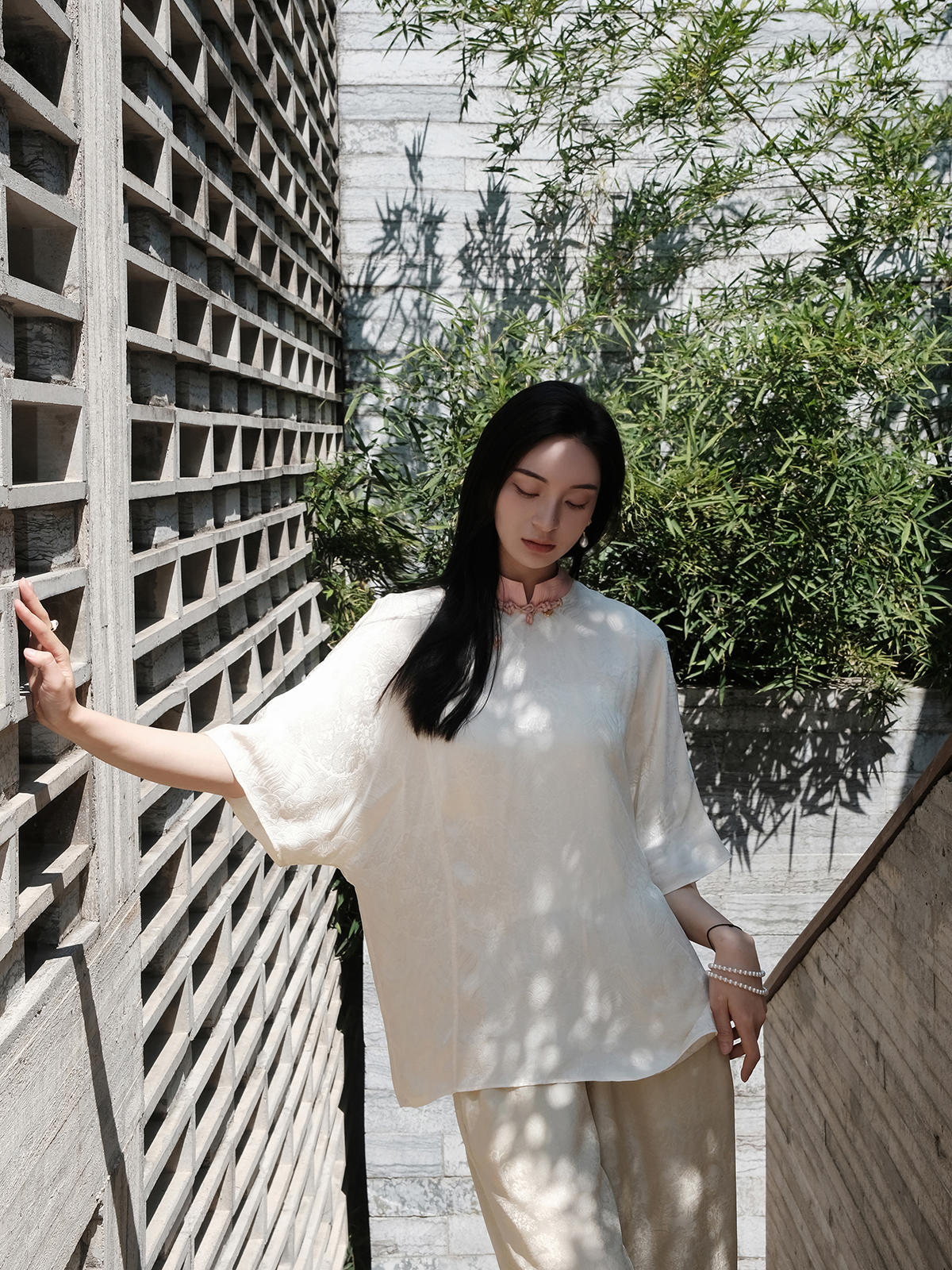 盛唐婧 |米杏色新中式国风提花上衣