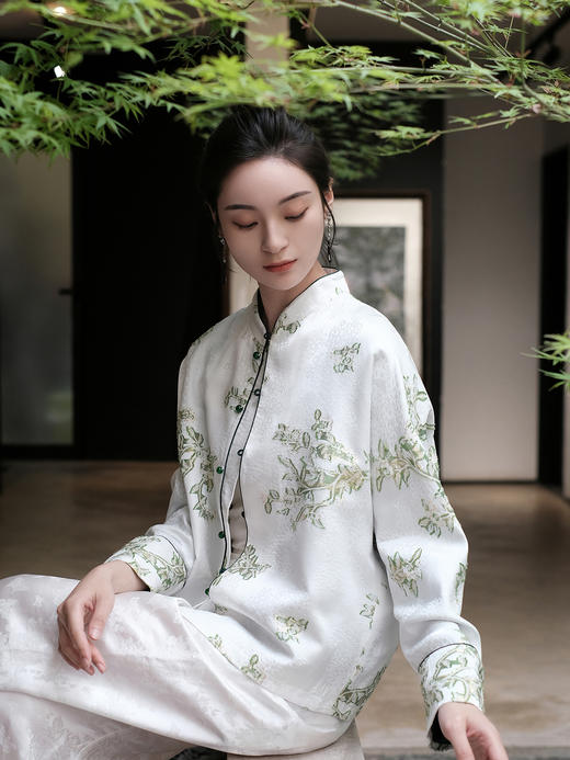 盛唐婧 |新中式金线剪花外套(售完不补-不退不换) 商品图3