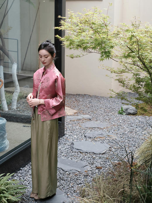 微瑕秒杀 |盛唐婧 |真丝库缎龙纹外套-粉色[特价品](特殊商品不退不换) 商品图5