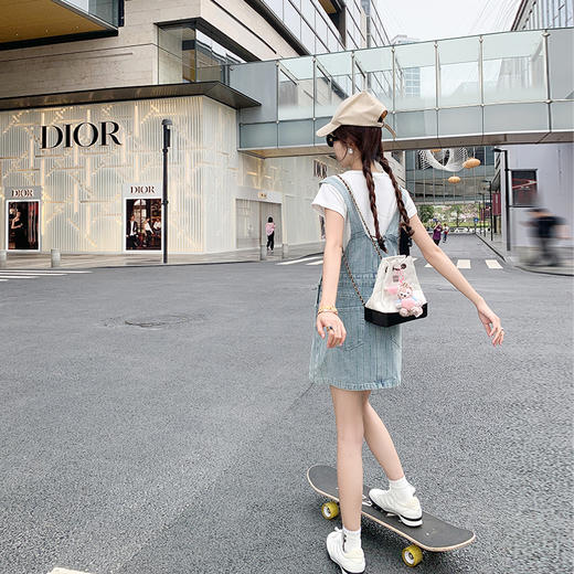 <曾小咸推荐> 【遛弯酷妹】白色短袖+背带裙 商品图4