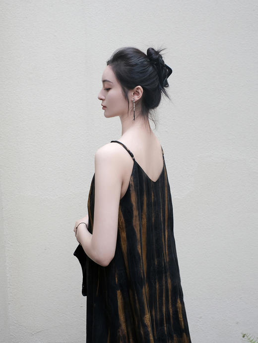 盛唐婧 |真丝重缎内搭吊带裙 商品图3