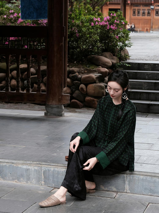 盛唐婧 |真丝重缎香云纱对襟外套 商品图4