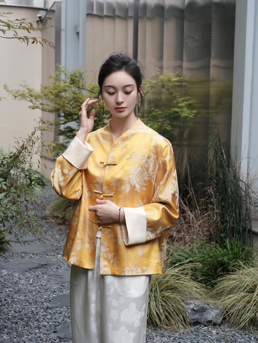 盛唐婧 |真丝缎提花折枝牡丹外套-明黄 商品图4