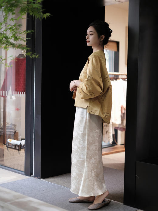 盛唐婧 |桑蚕丝重缎半身鱼尾裙-白色 商品图3