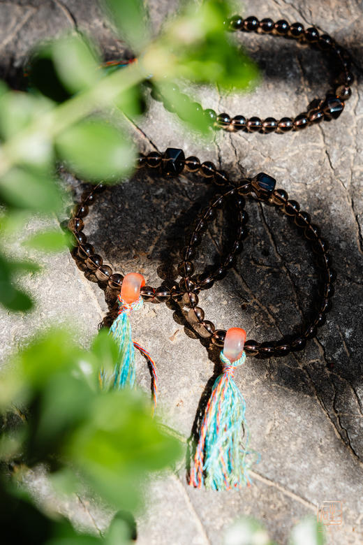 天然茶白水晶南红跑环手链 商品图2