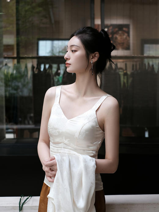 盛唐婧 |桑蚕丝提花修身美背 商品图4