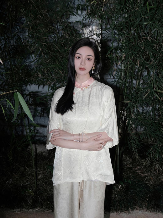 盛唐婧 |米杏色新中式国风提花上衣 商品图5