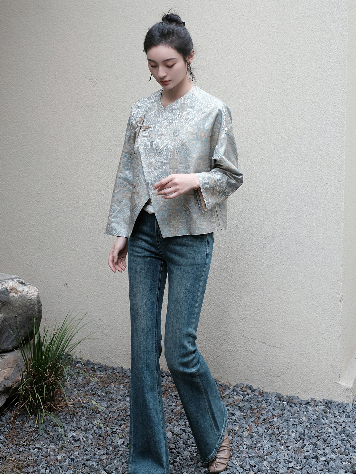 盛唐婧 |深蓝高腰牛仔微喇裤[特价品]